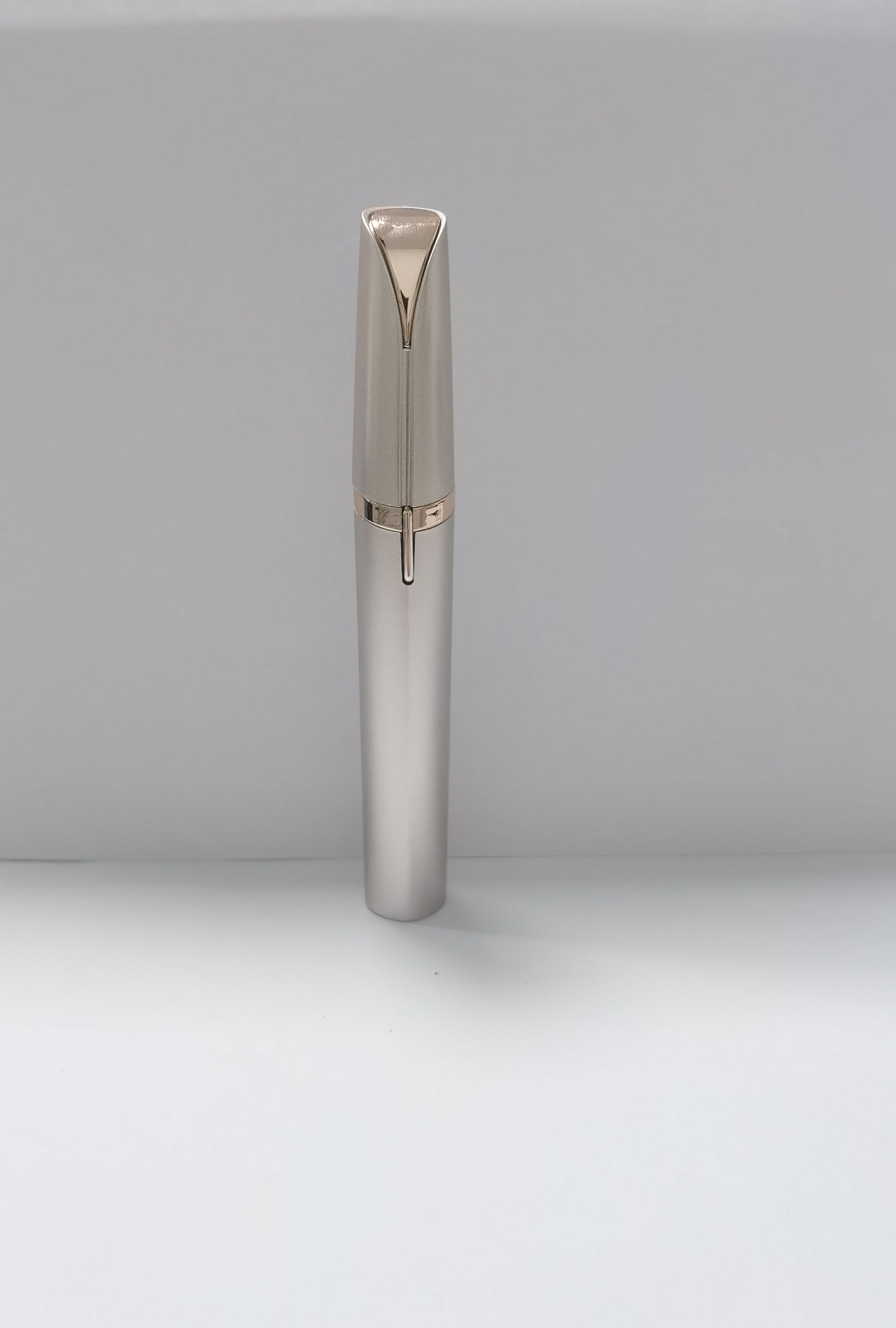 Mini Electric Eyebrow Trimmer – Luxe Precision Edition