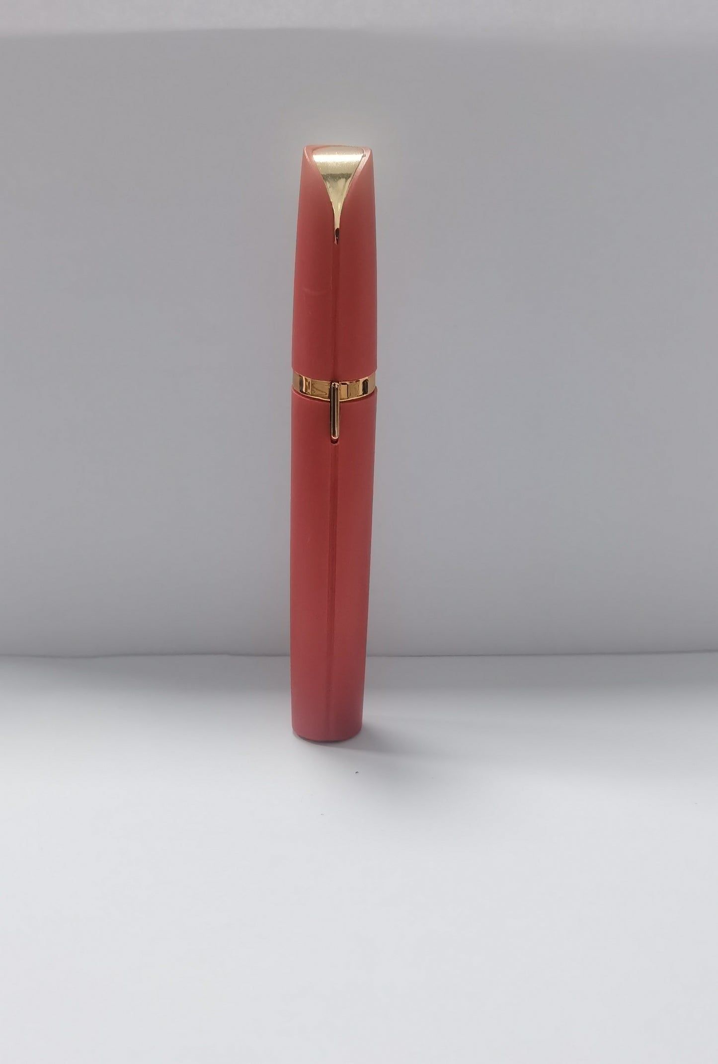 Mini Electric Eyebrow Trimmer – Luxe Precision Edition