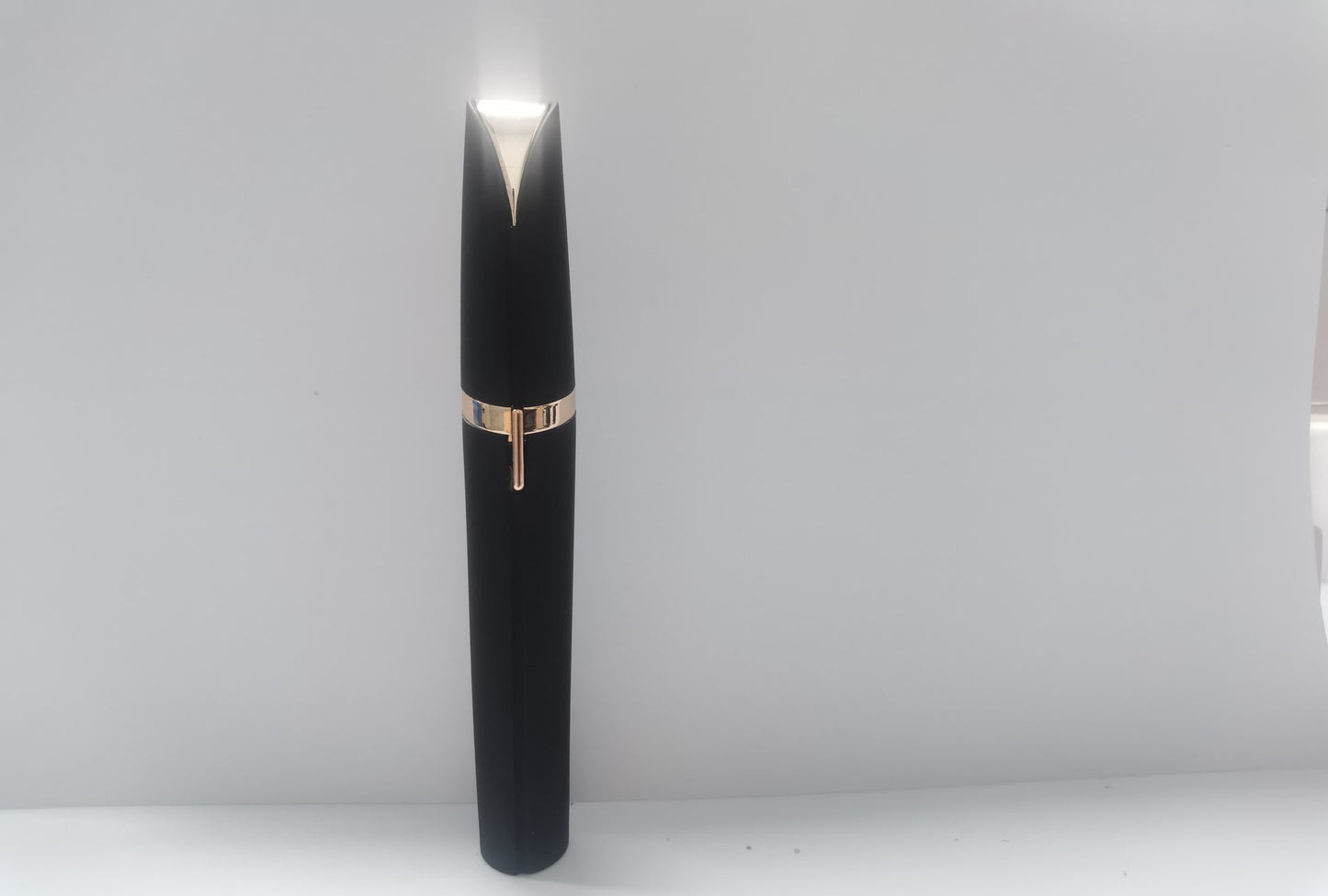 Mini Electric Eyebrow Trimmer – Luxe Precision Edition